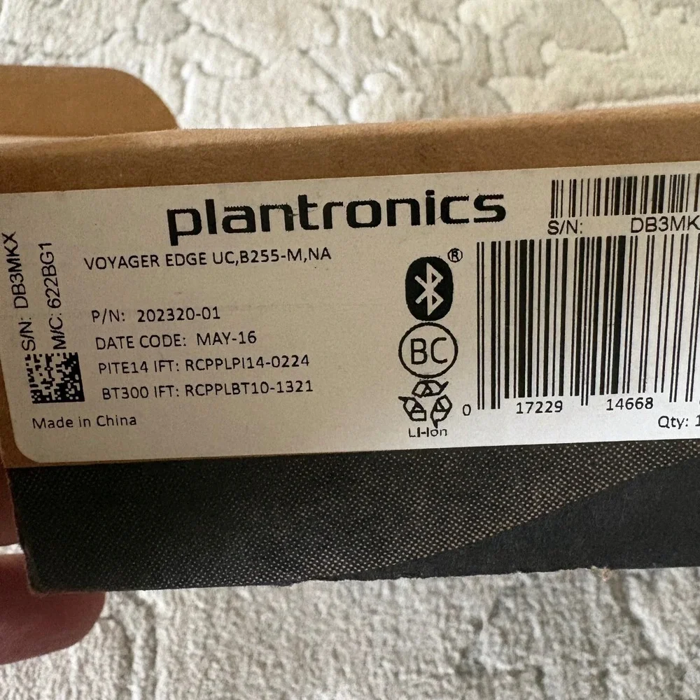 Plantronics Voyager Edge UC B255-M Bluetooth Headset System Noise Canceling